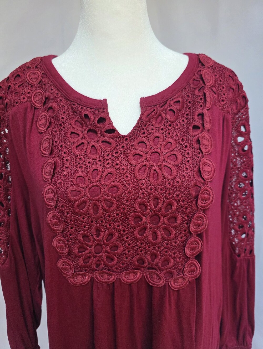 Liz Claiborne XL Burgundy Crochet Lace Boho Peasant Tunic Top 3/4 Sleeve - Picture 2 of 9